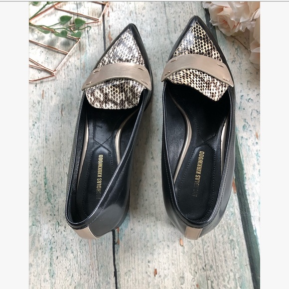Nicholas Kirkwood 38 black loafer flats snake print leather pointed toe Womens - Picture 3 of 13